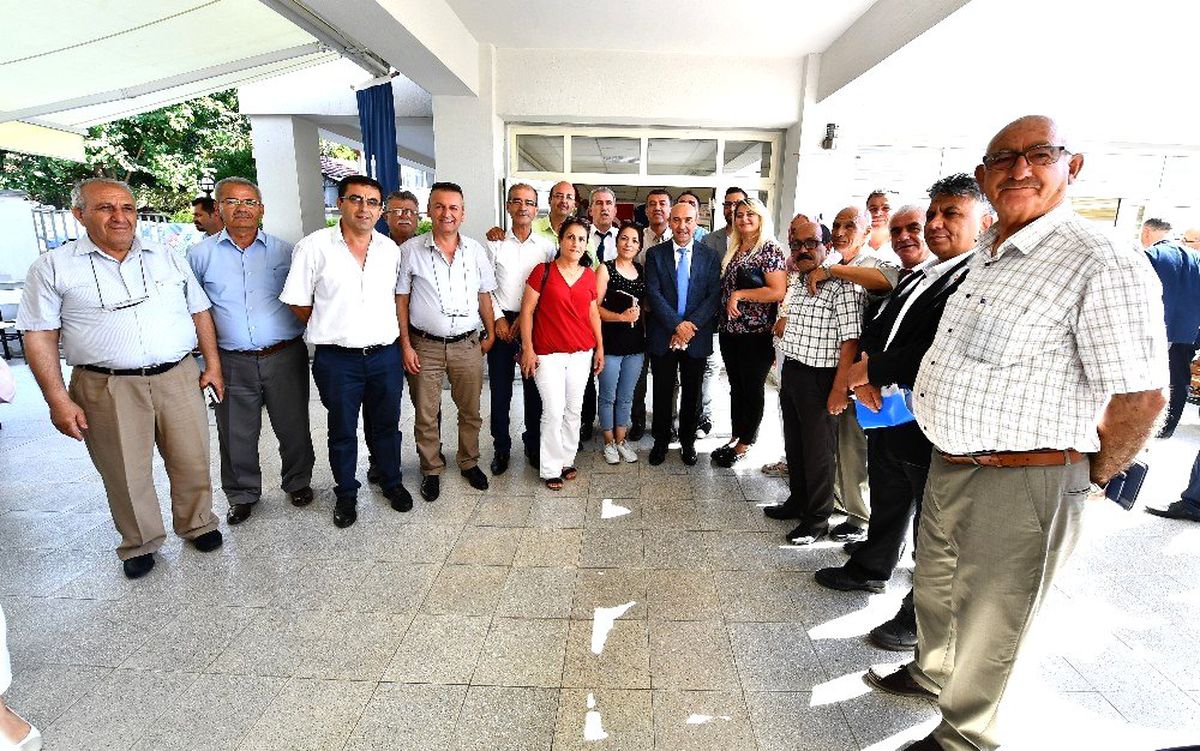 Başkan Soyer bölgesel buluşmaların ilkini Gültepe muhtarlarıyla yaptı