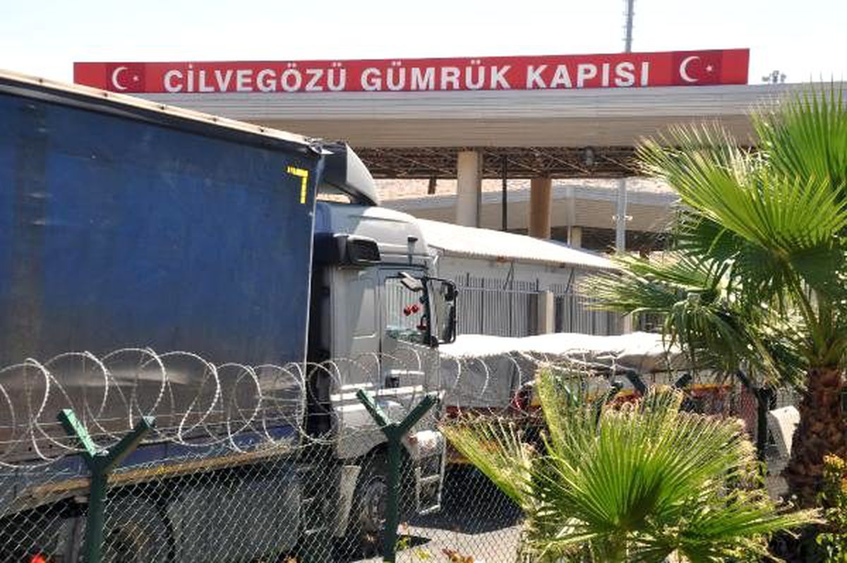 Cilvegözü\'de TIR yoğunluğu