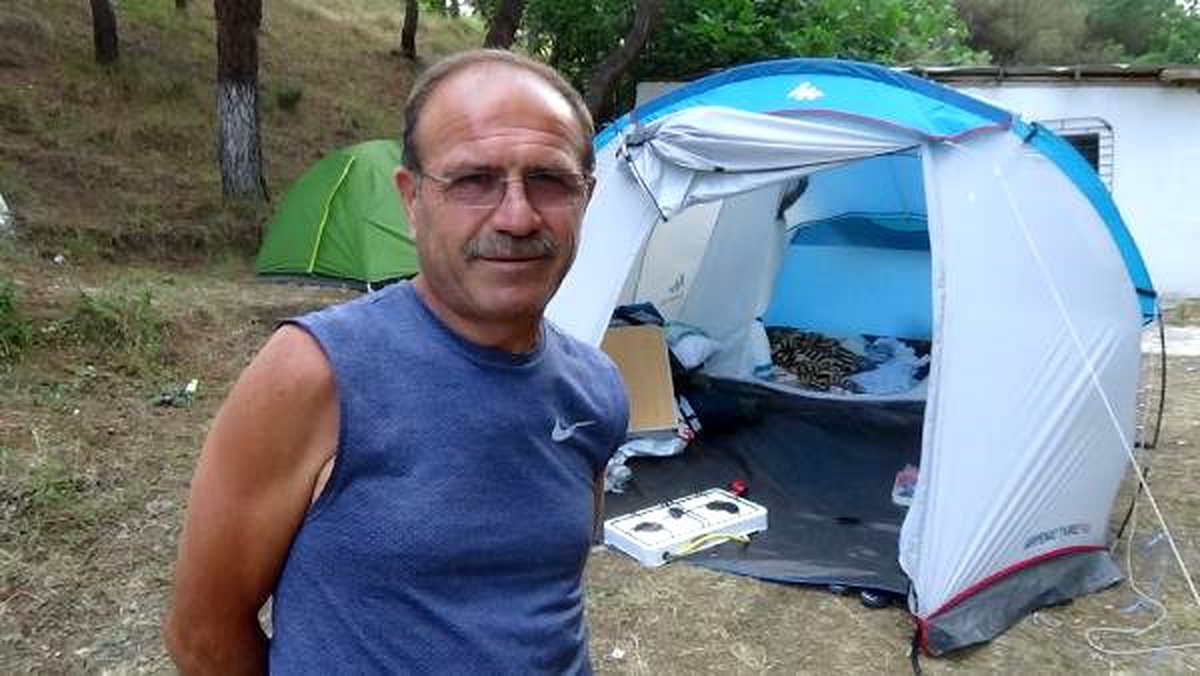 Kamp kuran emekli imamın lastikleri kesildi, malzemeleri çalındı