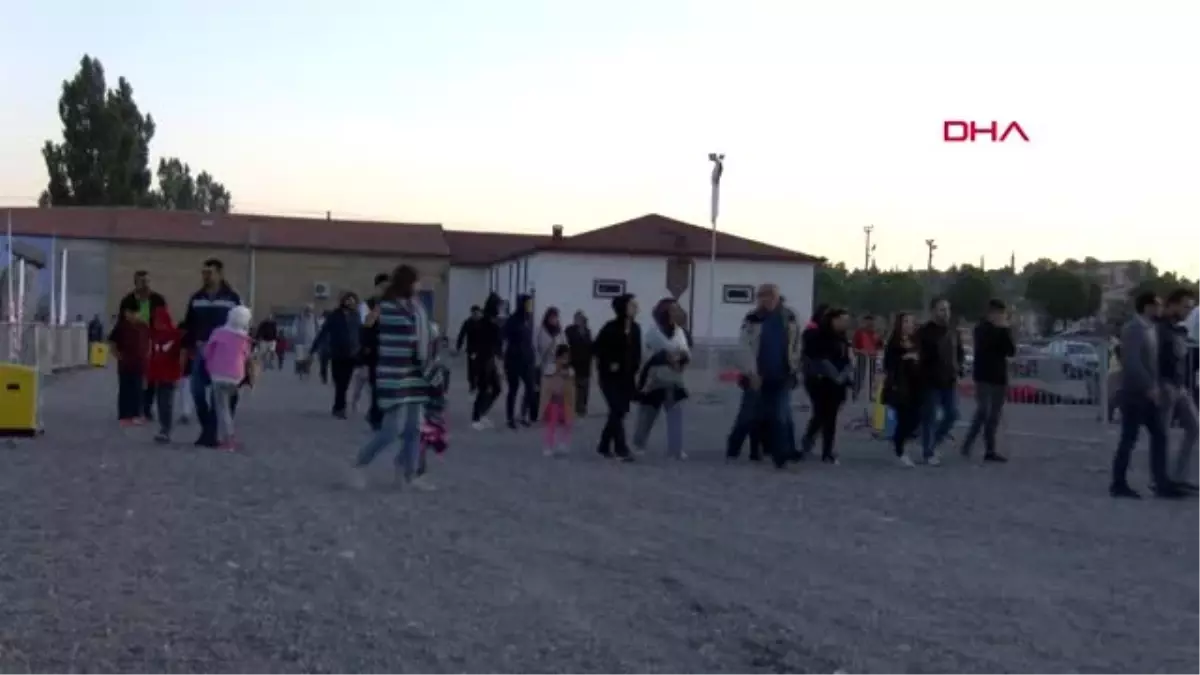 NEVŞEHİR Kapadokya\'da festival balonları gökyüzünü süsledi