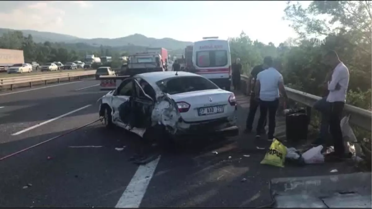 Otoyolda zincirleme trafik kazası: 1 ölü, 5 yaralı