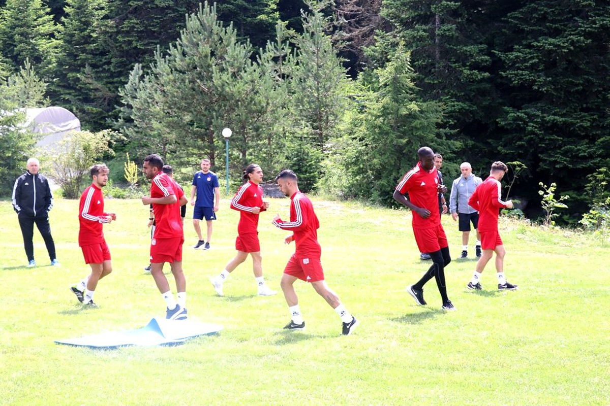 Sivasspor, Bolu\'da kamp çalışmalarına başladı