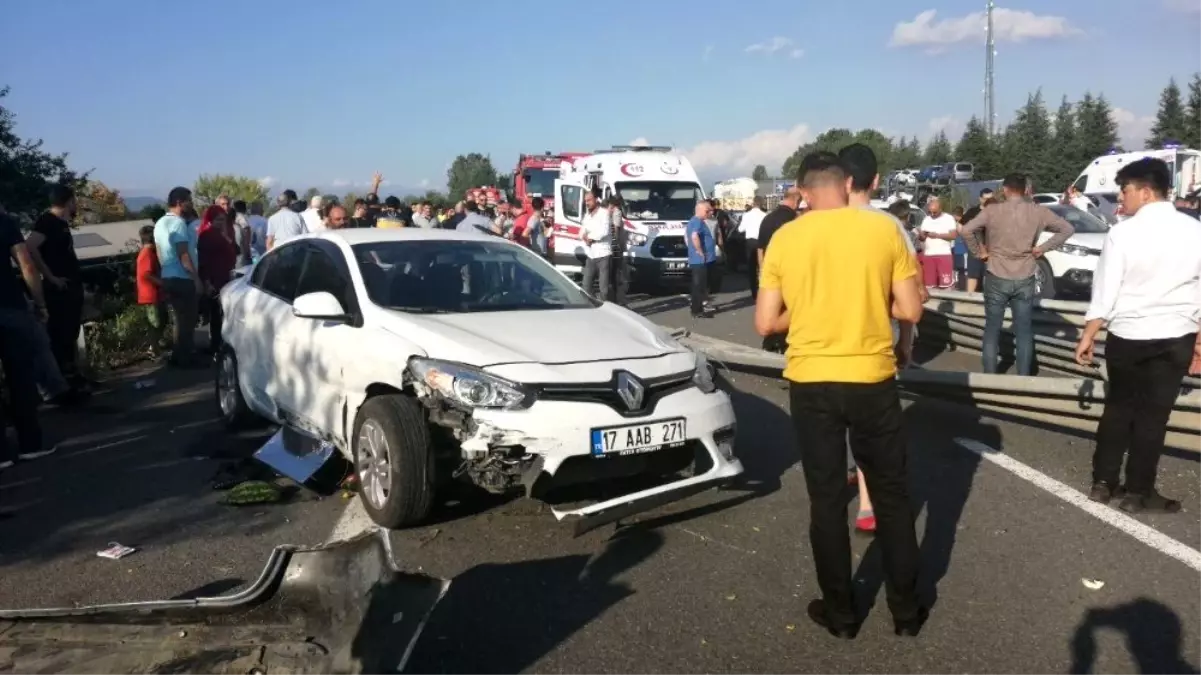 TEM\'de zincirleme kaza, otoyol trafiğe kapandı