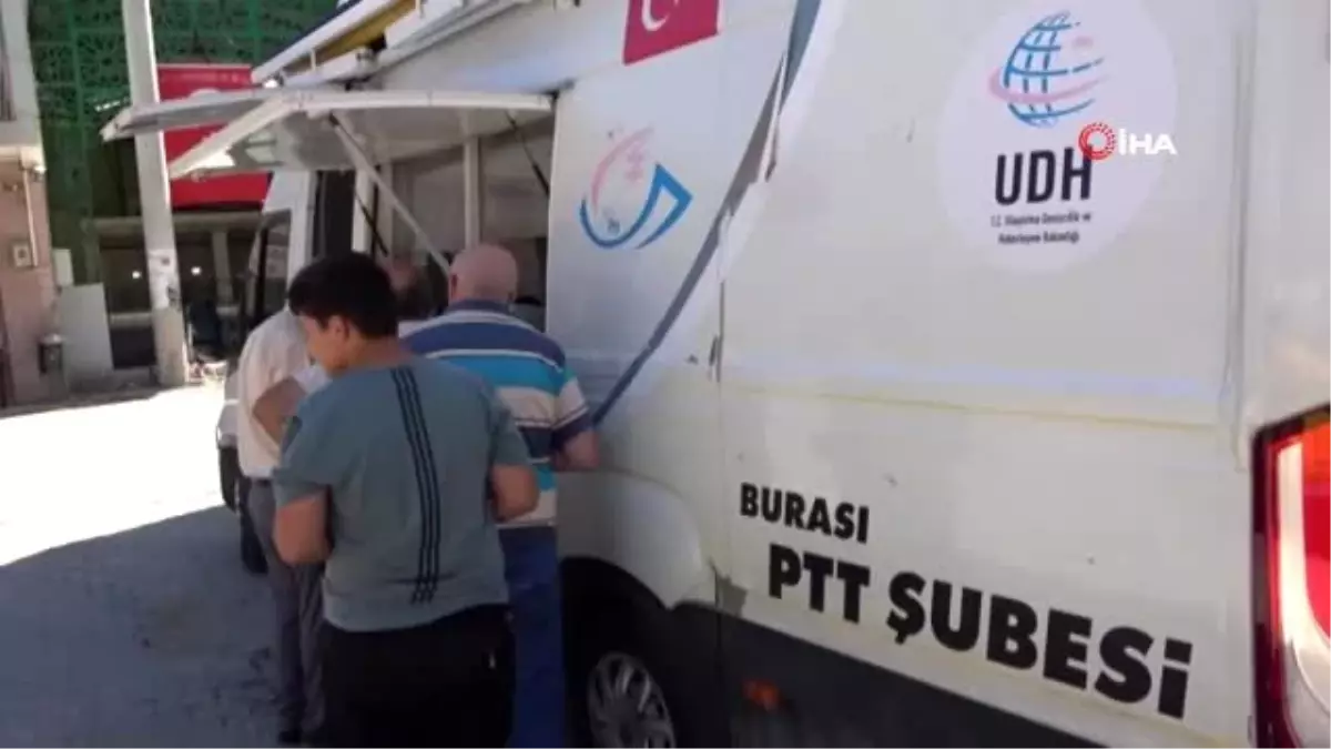 Uşak\'ta PTT mobil araçlarla hizmeti vatandaşın ayağına götürüyor