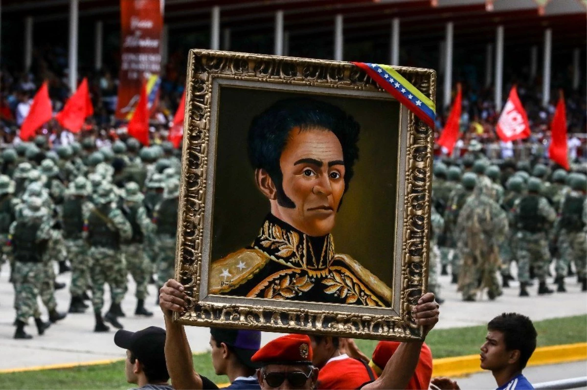 Venezuelalılar, kuruluşlarının 208\'inci yıl dönümünü kutladı