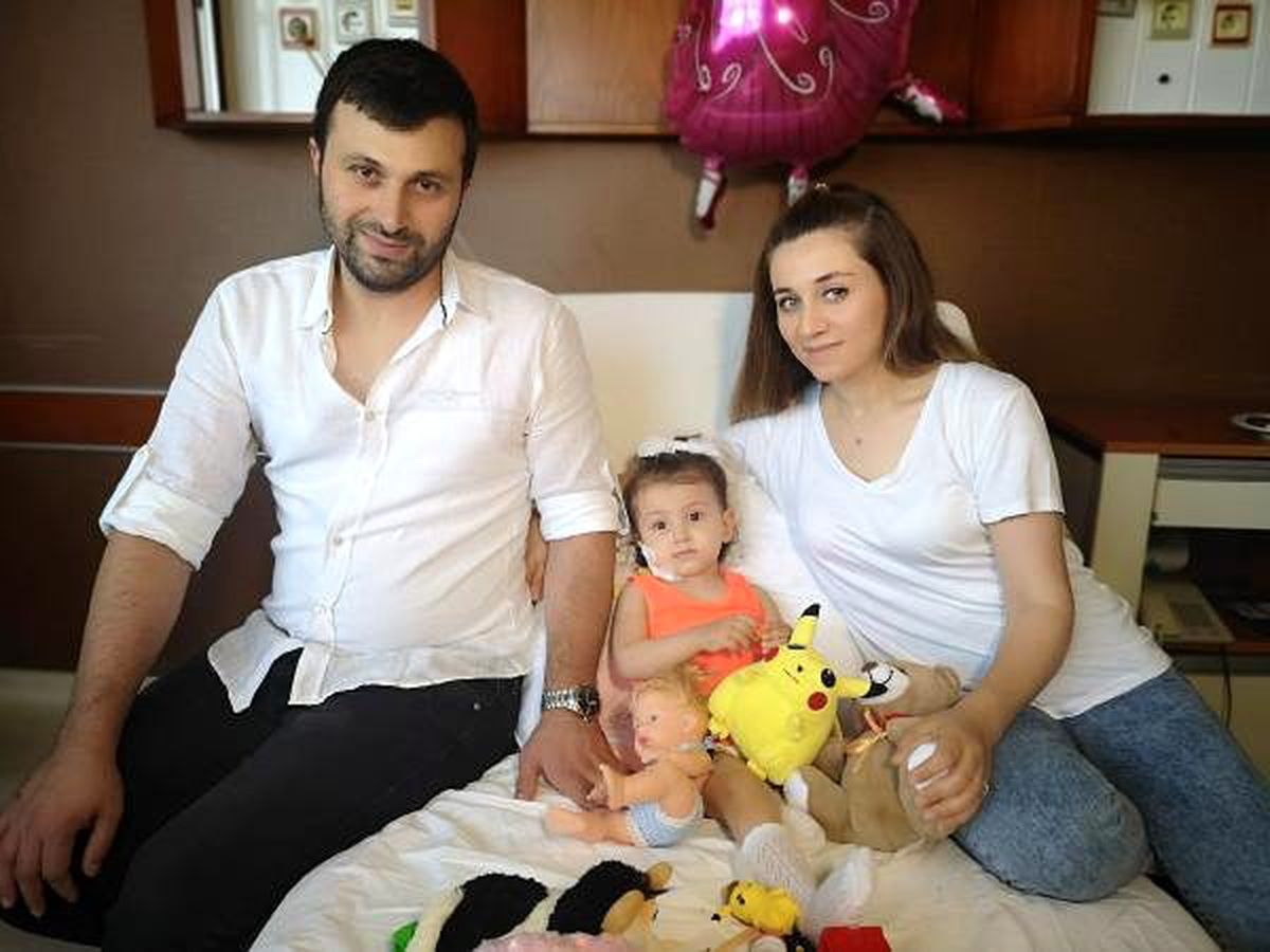 2 yaşındaki Melisa\'ya 32 yaşındaki babasından böbrek