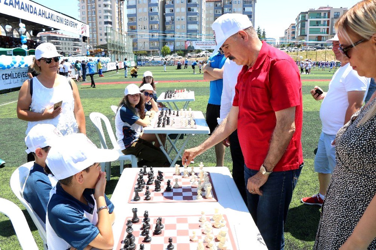 Atakum yaz spor okulları açıldı