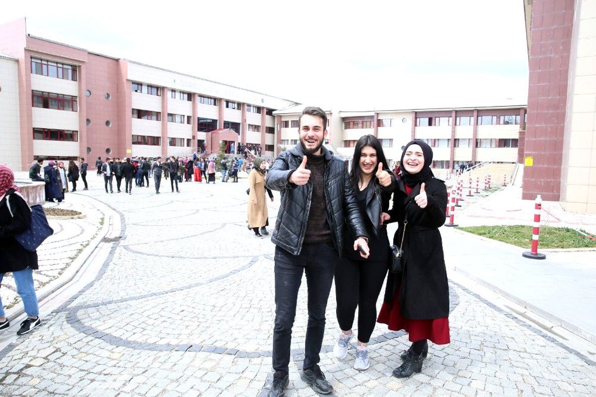 Bayburt Üniversitesi lisansüstü eğitimde küresel trendlere göre yeniden yapılandı