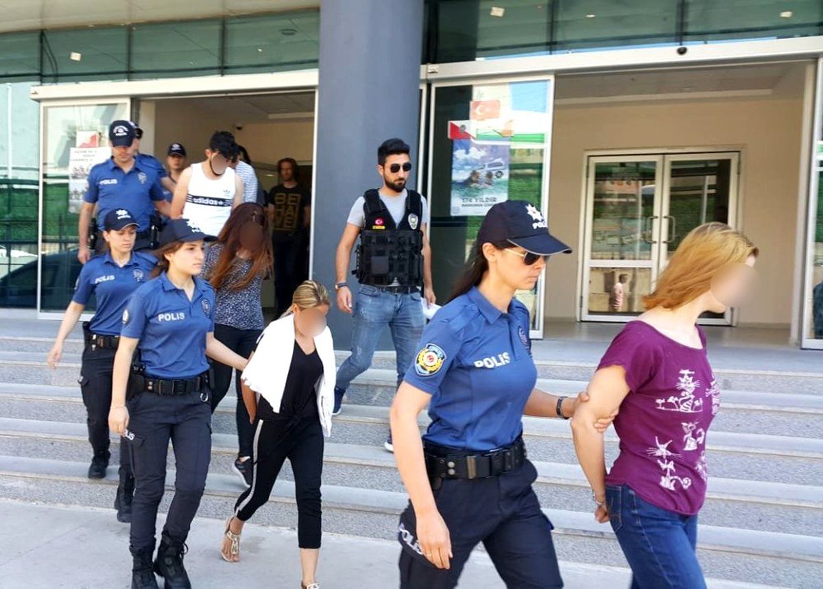 Bursa\'da narkotik operasyonu: 9 gözaltı