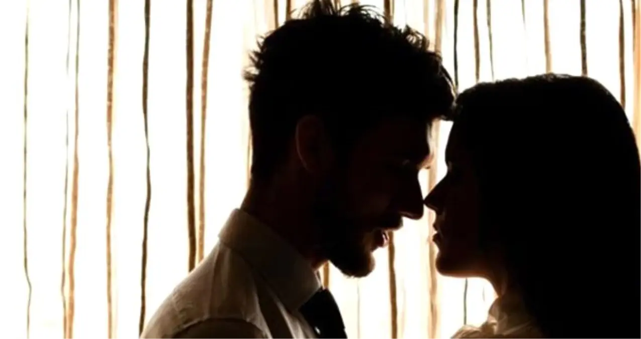 Cinsel ilişkiye girerken balkondan düşüp öldü! Polisler kadını yarı çıplak buldu