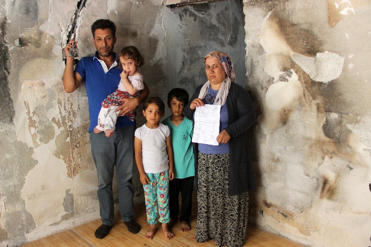 Evleri yangında kül olan aile yardım bekliyor