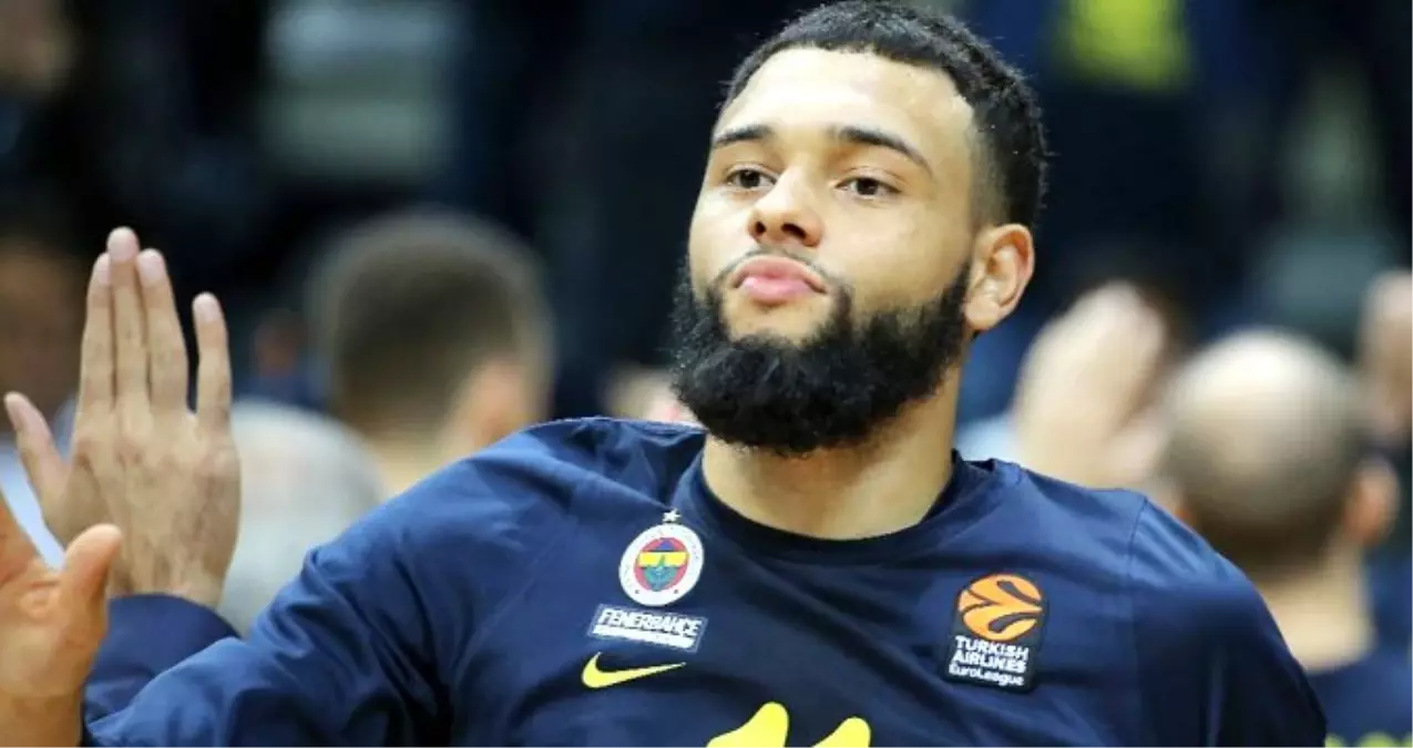 Fenerbahçe Tyler Ennis ile yollarını ayırdı