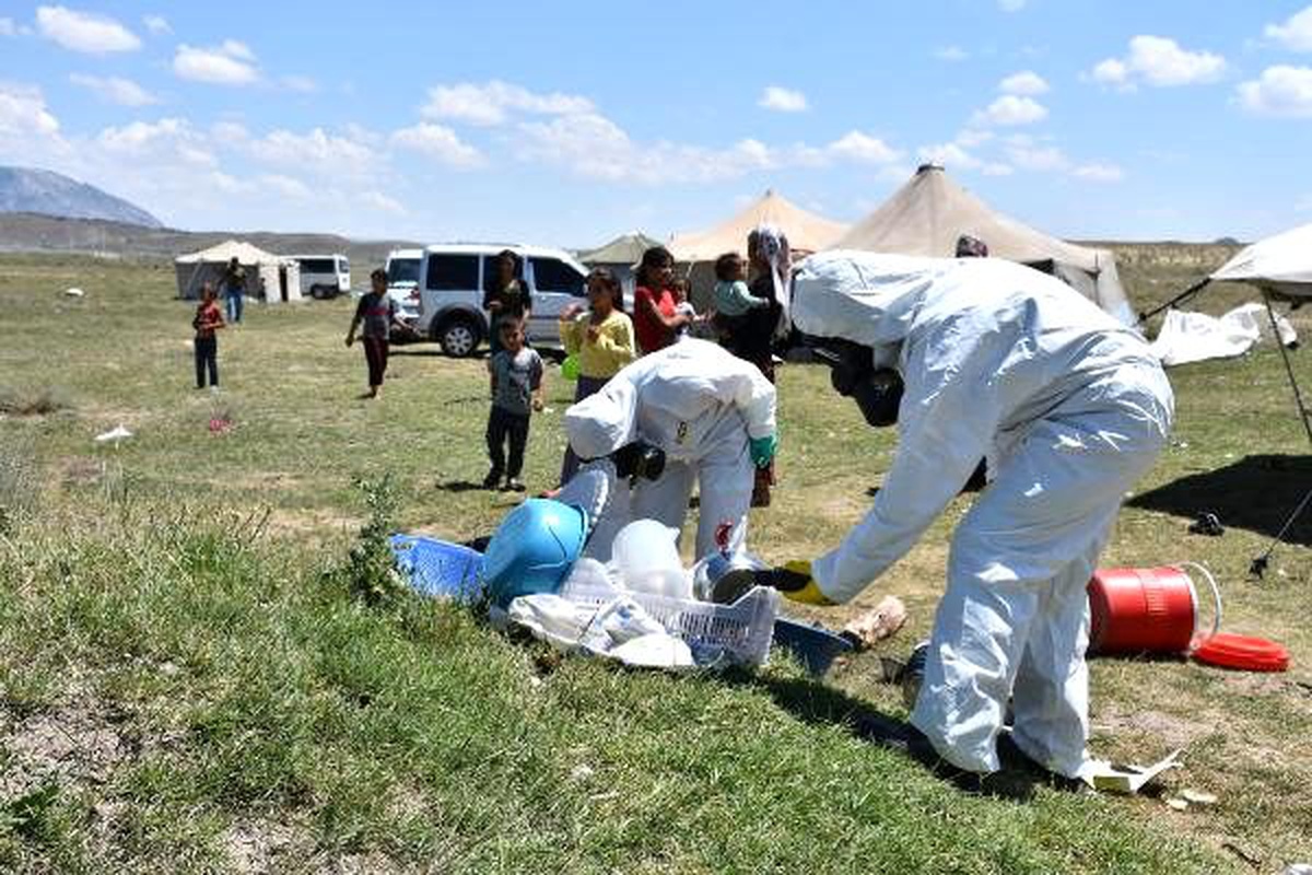 Sivas\'ta 17 tarım işçisi zehirlenme şüphesiyle hastaneye kaldırıldı (2)