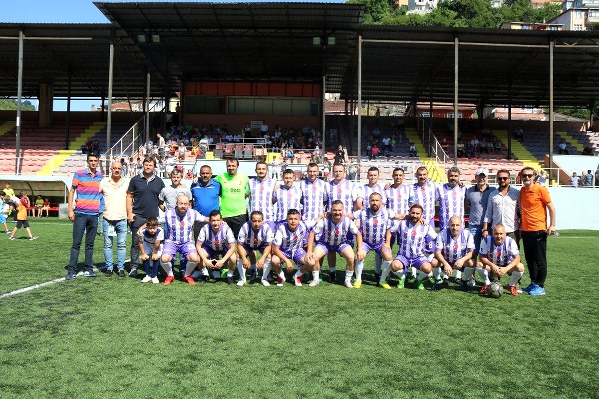 Şöhretlerden futbol resitali
