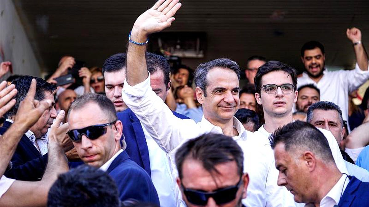 Yunanistan\'da seçim: Yeni Demokrasi Partisi lideri Miçotakis önde, Çipras ikinci sırada