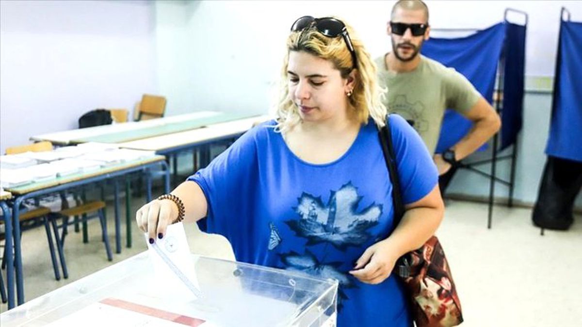 Yunanistan\'da Yeni Demokrasi Partisi tek başına iktidar