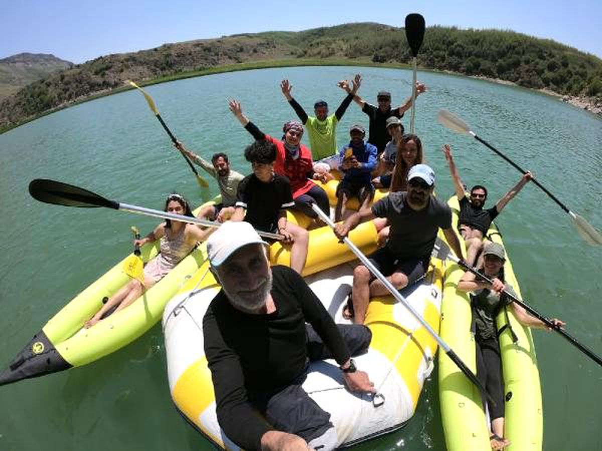 2 bin 800 rakımlı Nemrut Krater Gölü\'ne kamp kurdular