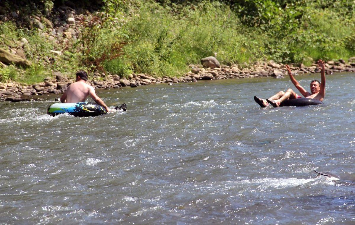 Aksu Deresi\'nde şambrel rafting heyecanı