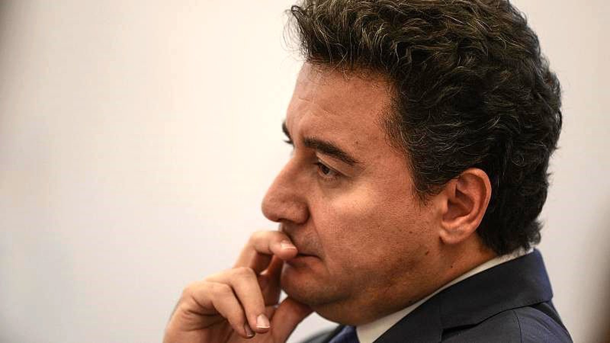 Ali Babacan "kendi ilkeleriyle AK Parti arasındaki derin farklılıklar" nedeniyle istifasını açıkladı