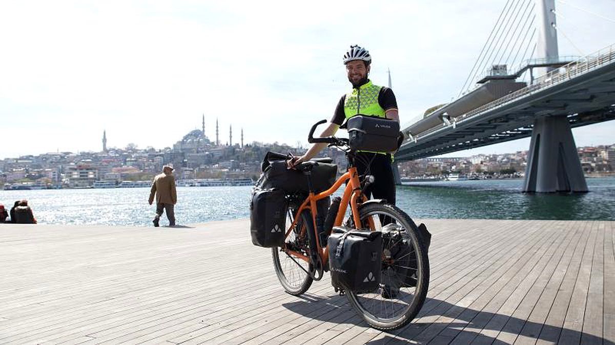 ALS hastalığına dikkat çekmek için Belçika\'dan Japonya\'ya pedal çeviriyor