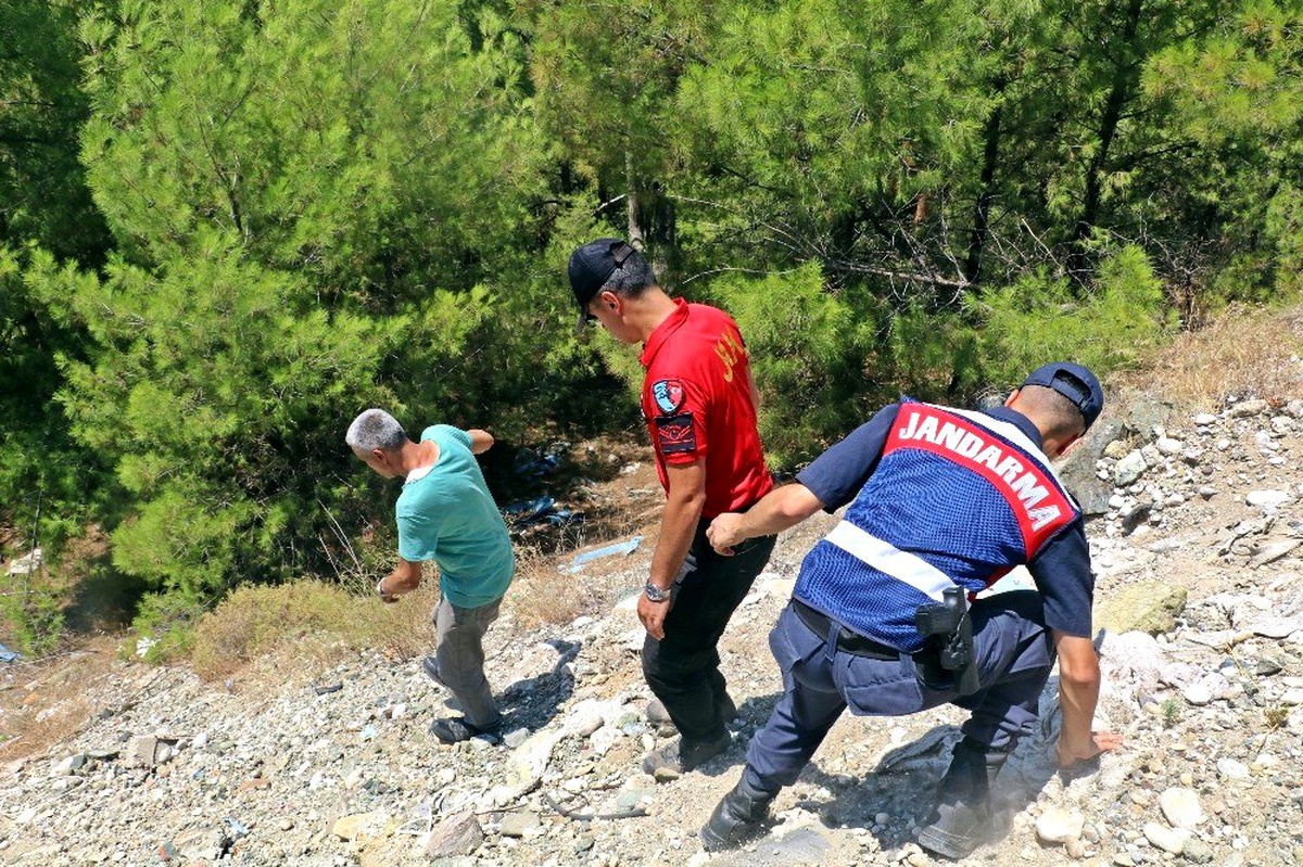 Babanın aldığı koku harekete geçirdi, JAK bölgeyi karış karış taradı