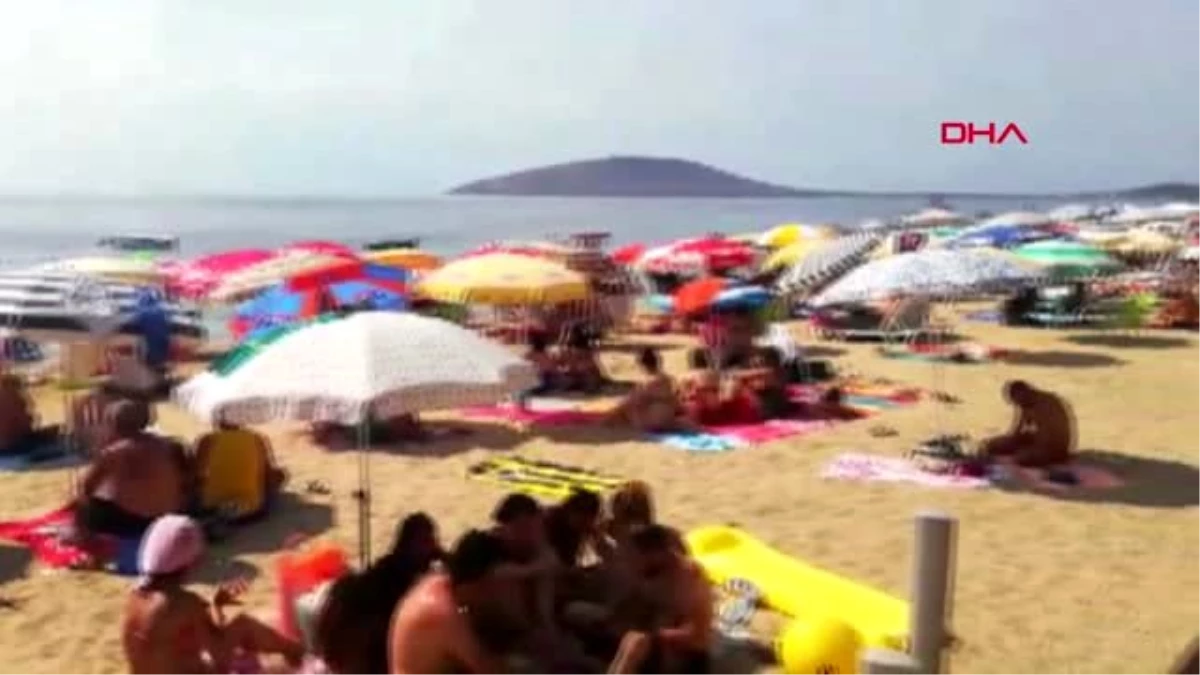 BALIKESİR Avşa Adası\'nda tatilciler kendini denize attı