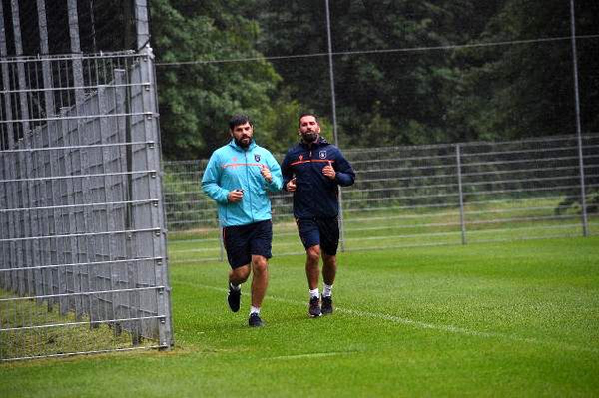 Başakşehir, Avusturya\'da ilk antrenmanına çıktı