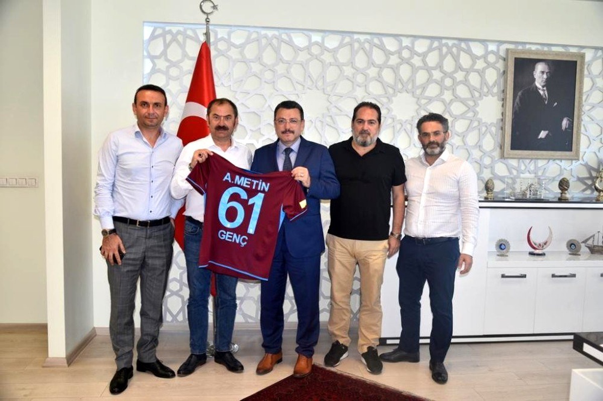 Başkan Genç\'ten Trabzonspor\'a 1461 bilet jesti