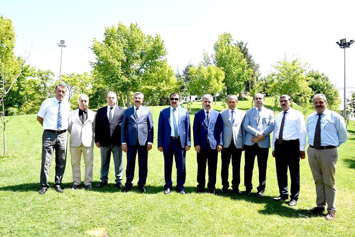 Başkan Gürkan fuar alanında incelemelerde bulundu