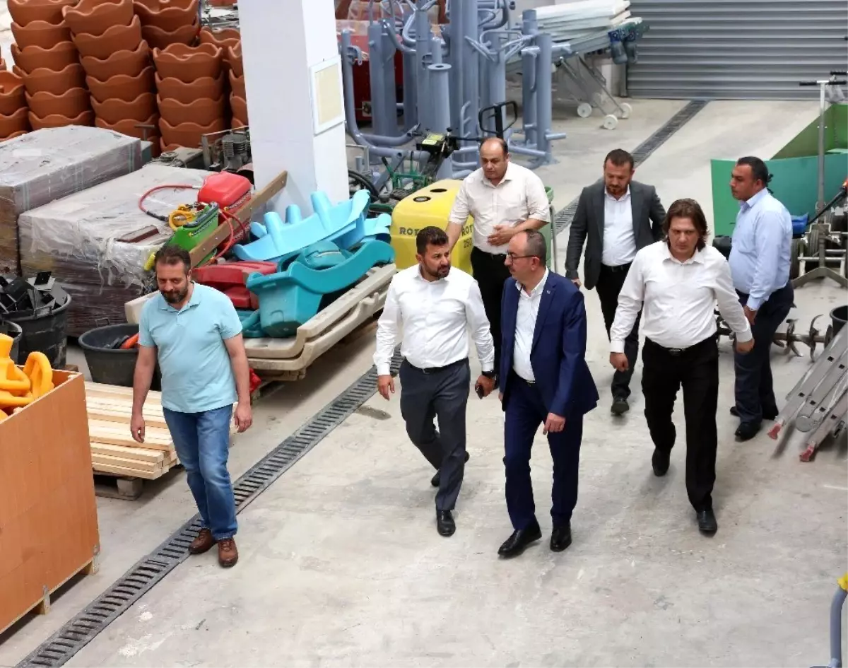 Başkan Kavuş, fidanlık ve seralarda incelemelerde bulundu