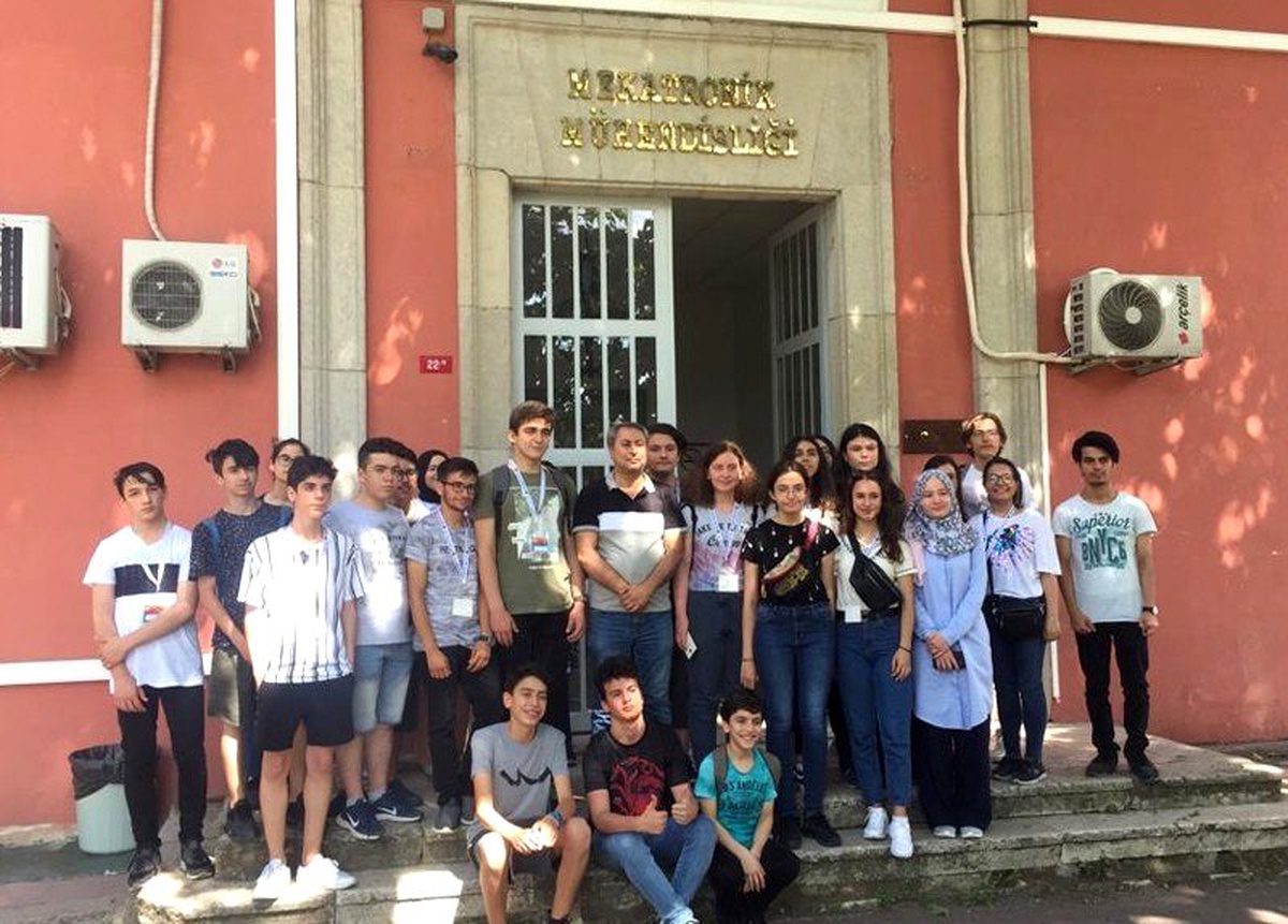 Bayrampaşa Belediyesi Bilim Merkezi YTÜ\'nün yaz okulunda