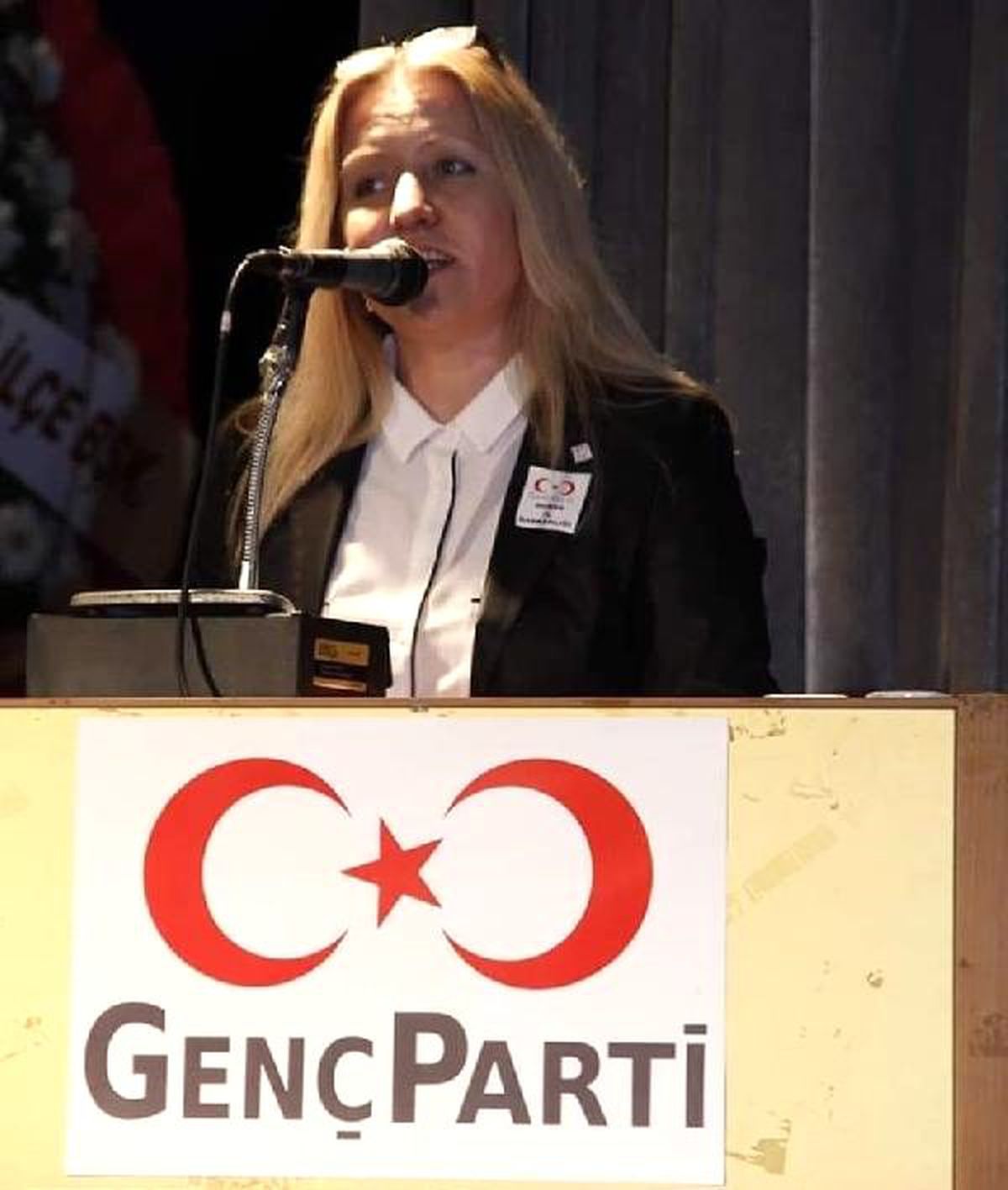 Bursa\'da zincirleme kaza: Genç Parti İl Başkanı öldü, kızı ile 8 kişi yaralı