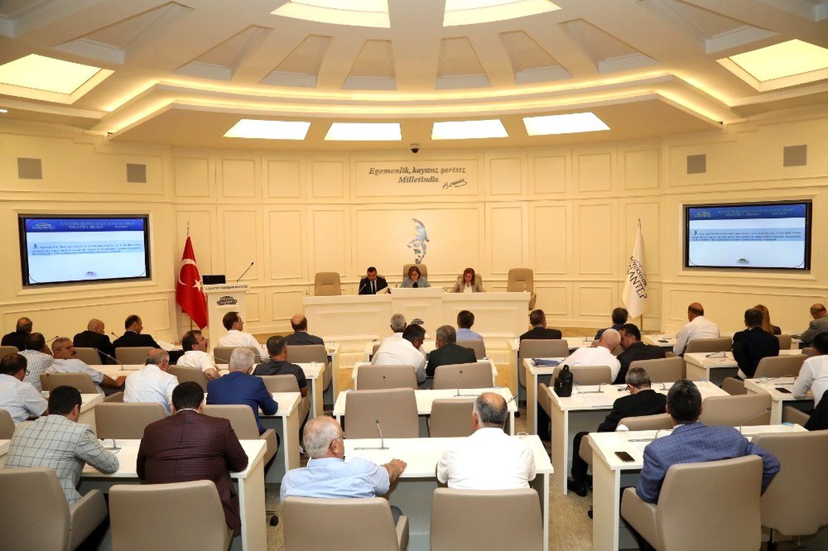 Büyükşehir meclisi toplandı