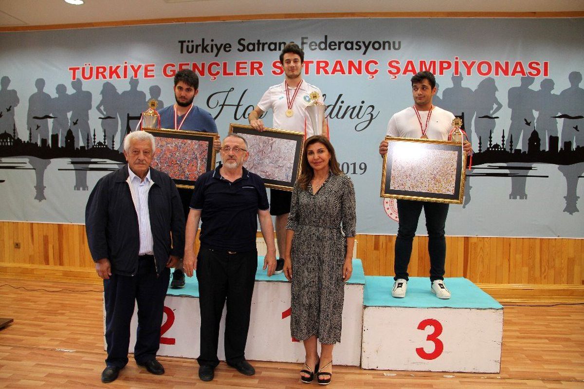Canalp Cansun, Türkiye Satranç şampiyonu