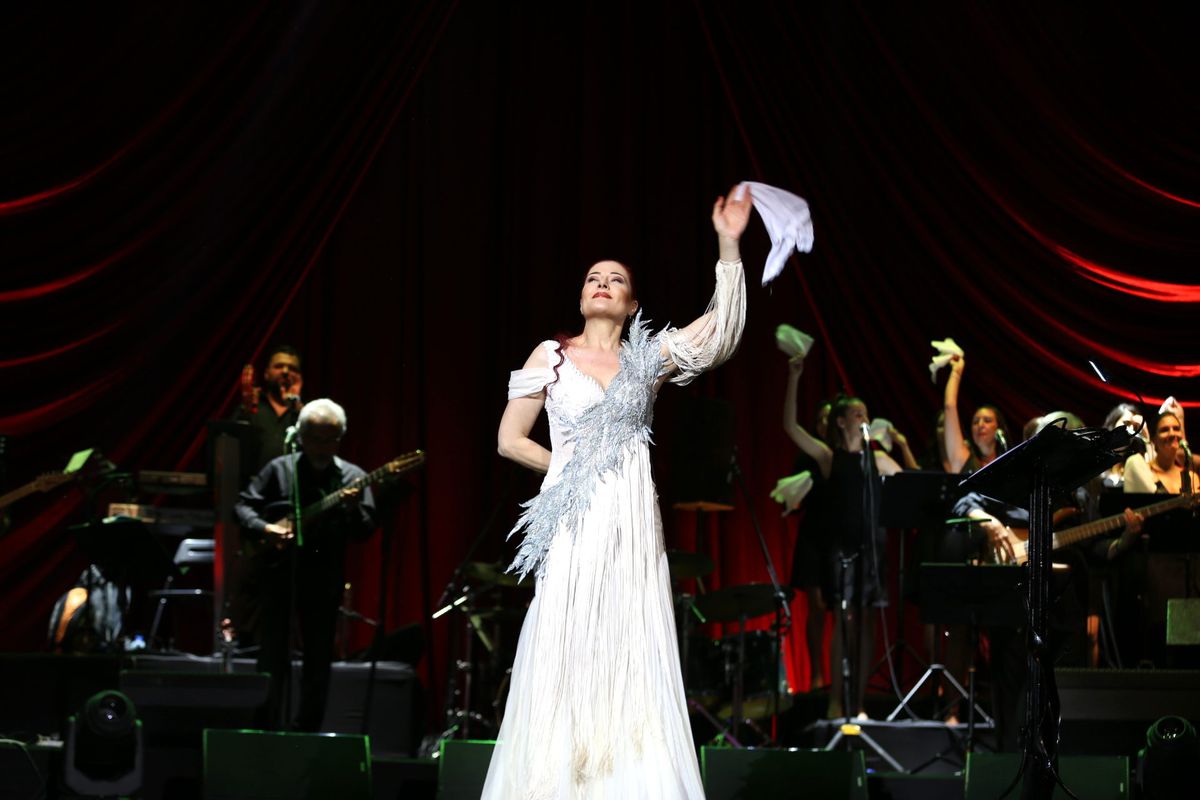 Candan Erçetin yarın akşam "neşe" dolu bir konser ile sahnede!
