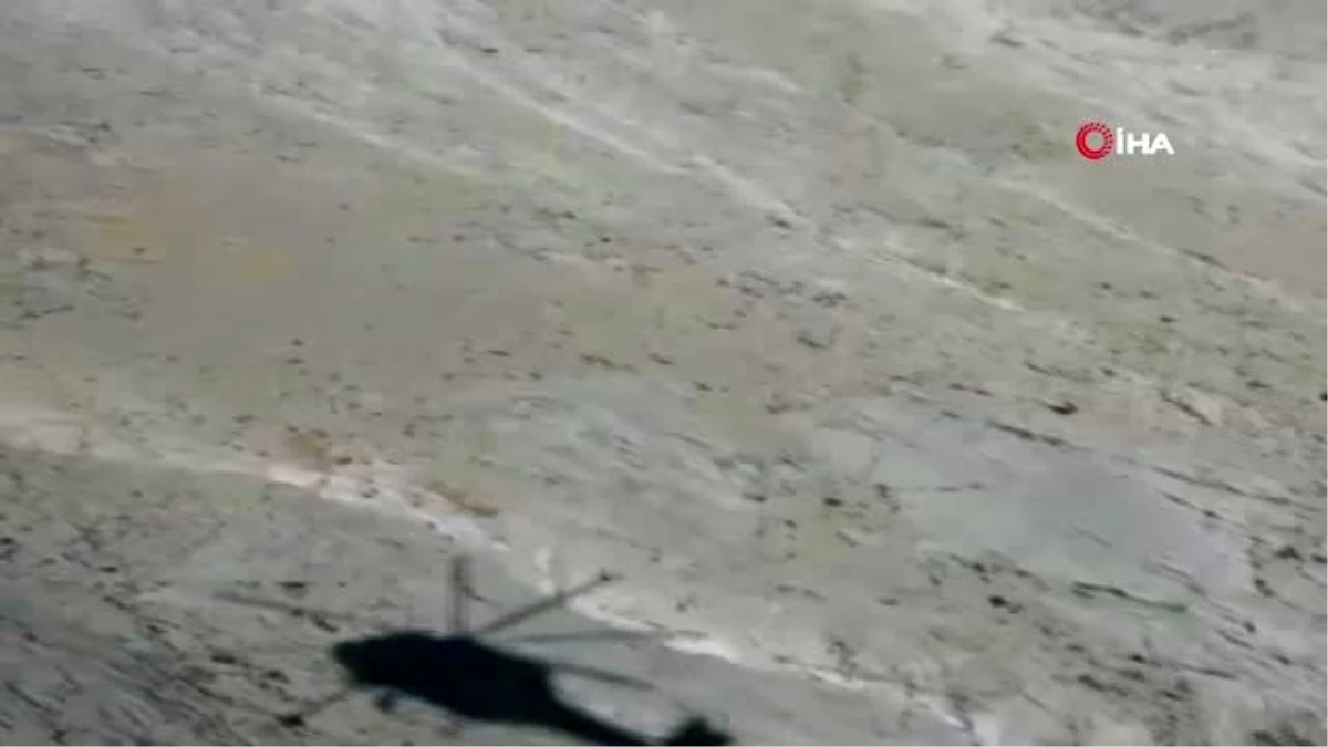 Çiğ altında kalan dağcının cesedi helikopterle getirildi