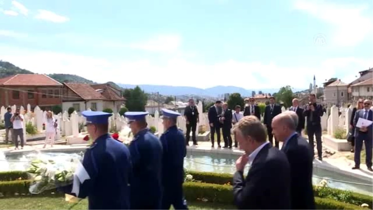 Cumhurbaşkanı Erdoğan, Aliya İzzetbegoviç\'in kabrini ziyaret etti