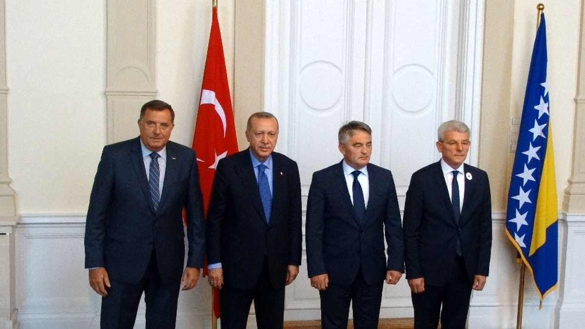 Cumhurbaşkanı Erdoğan, Bosna Hersek Devlet Başkanlığı Üçlü Konseyi üyeleri ile bir araya geldi