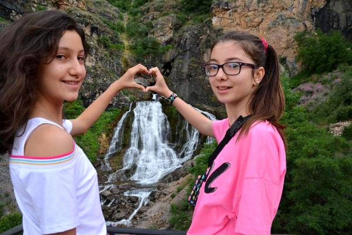Doğa harikası şelale turizmin gözdesi oldu