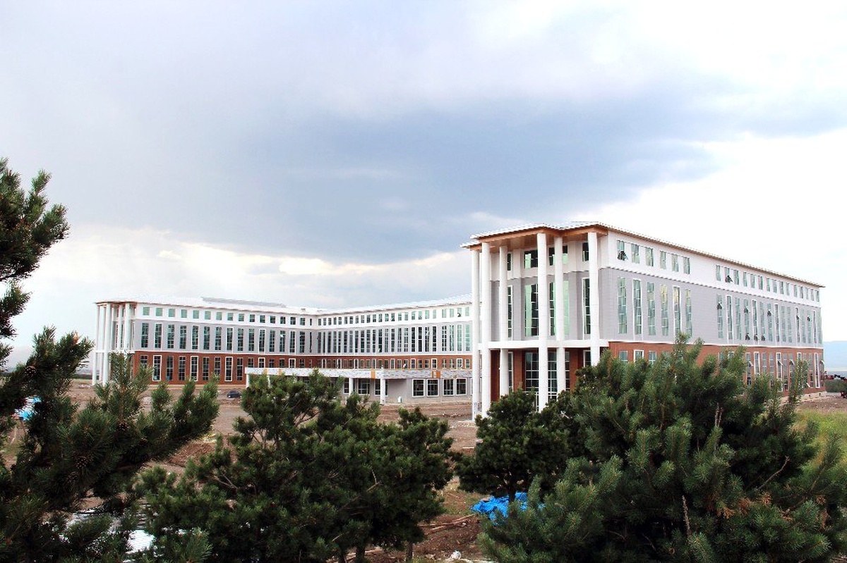 Doğu Anadolu\'nun en büyük eğitim bina inşaatı bitmek üzere