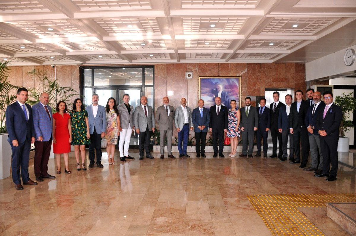 EGİAD iş dünyası Tunç Soyer ile buluştu