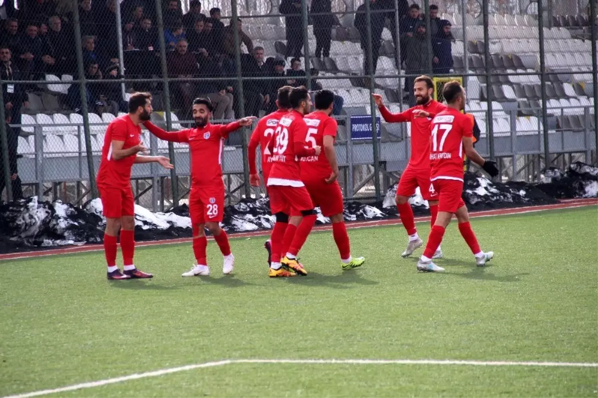 Elazığ Belediyespor\'dan 10 imza