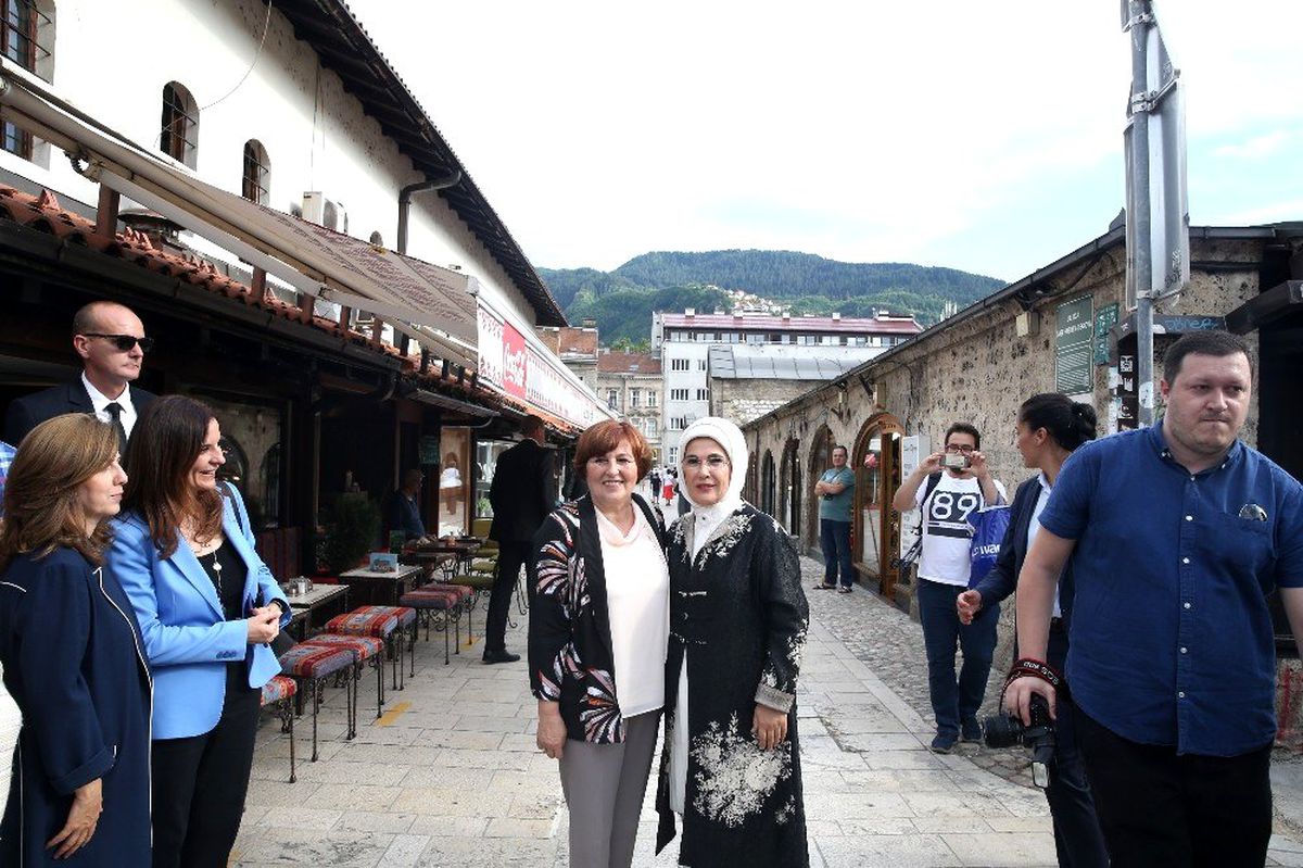 Emine Erdoğan, Başçarşı\'yı gezdi