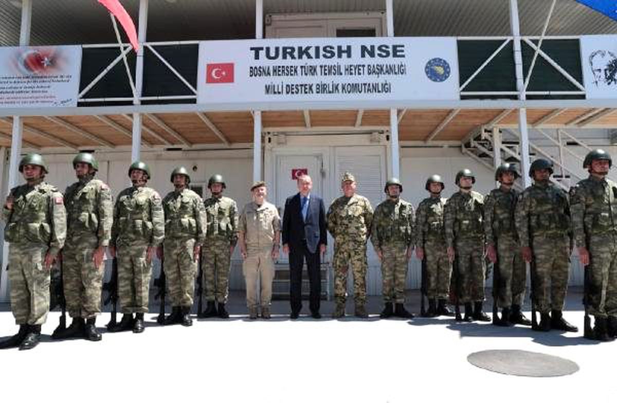 Erdoğan, Bosna\'da \'Barış Gücü\'nde görevli Türk askerleri ziyaret etti
