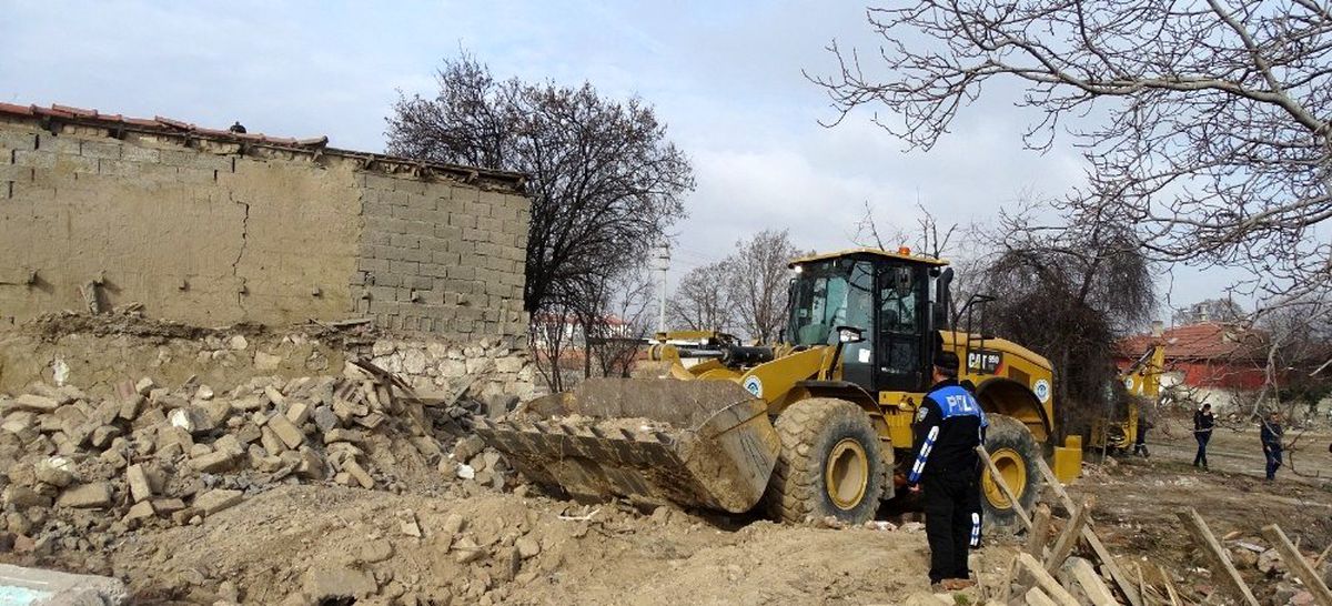 Eskişehir\'de metruk binalarla mücadele sürüyor