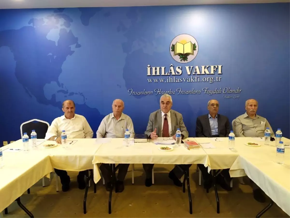 İhlas Vakfı 1\'inci ilahiyatçilar buluşması başladı