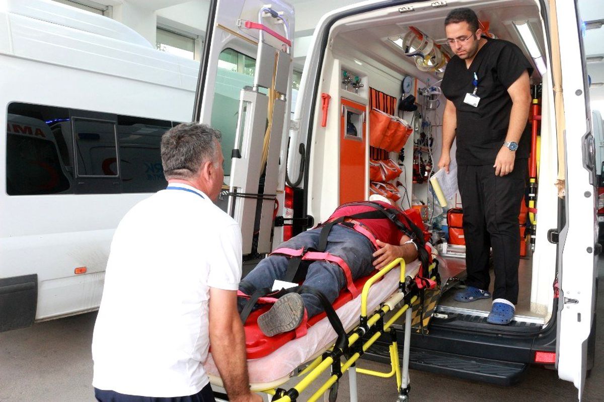 İki otomobil çarpıştı: 4 Yaralı