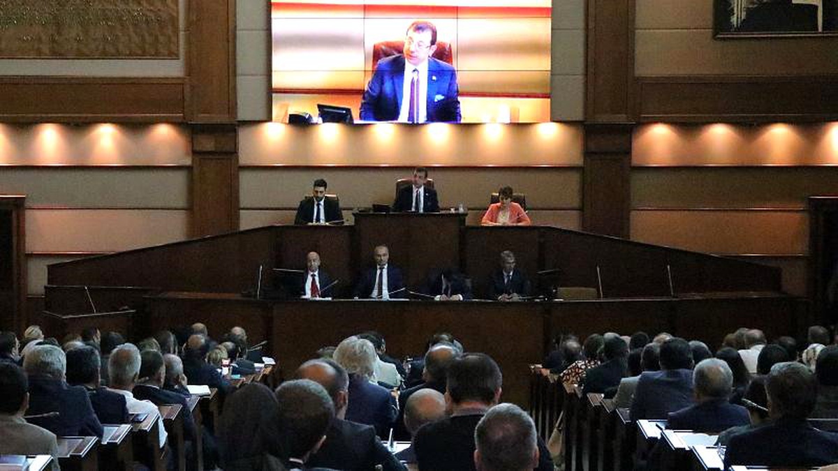 İmamoğlu\'ndan canlı Belediye Meclisi toplantısında bütçe tepkisi: Seçim masrafları İBB\'ye yük edildi