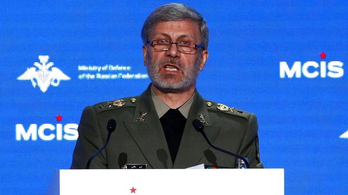 İran Savunma Bakanı Hatemi'den İngiltere'nin İran petrol gemisini alıkoymasına sert tepki