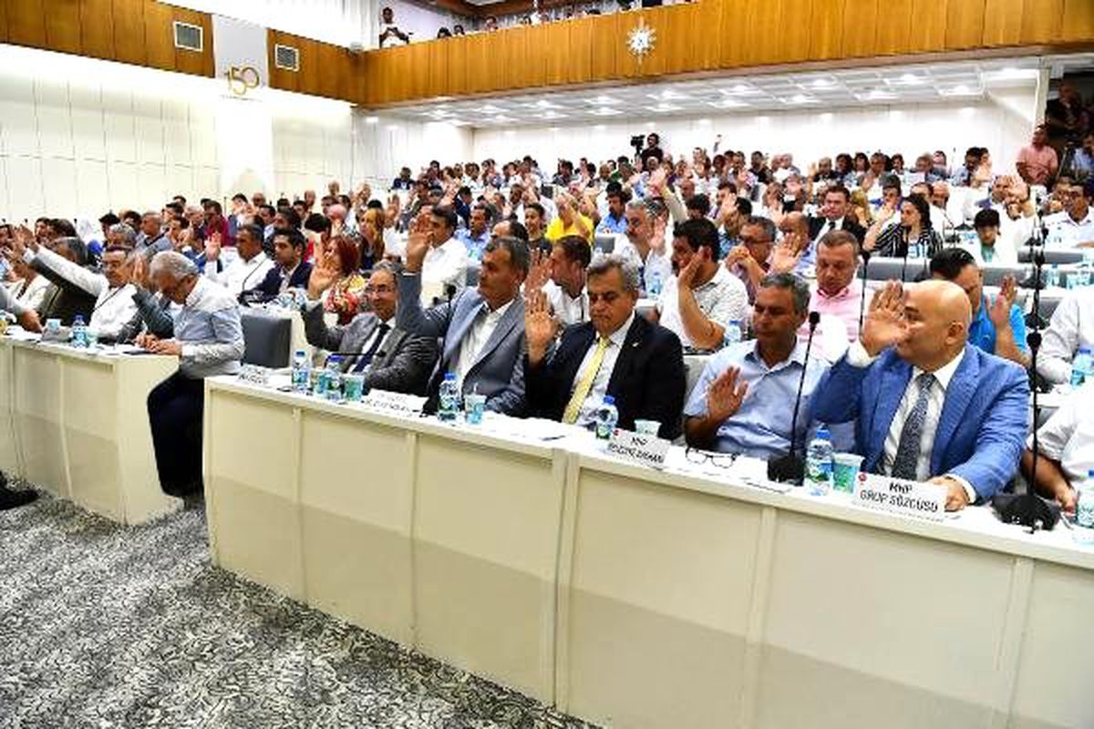 İzmir\'de çocuklu ailelere ulaşım jesti